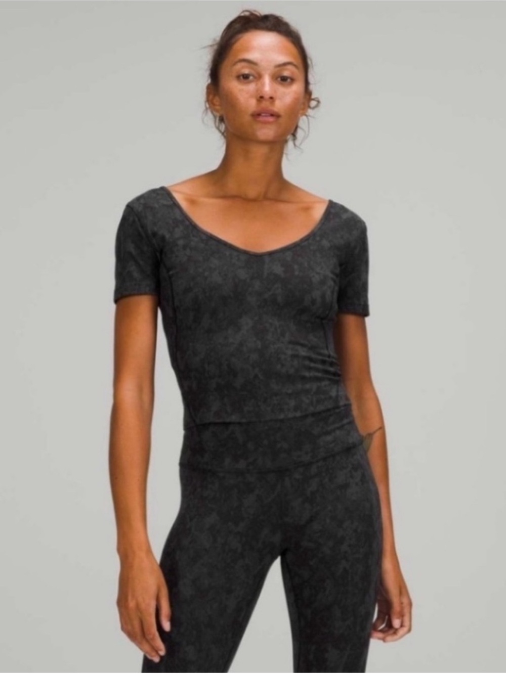 lululemon Align Short Sleeve V-Neck Tee Hideaway Camo Coal gray size 6